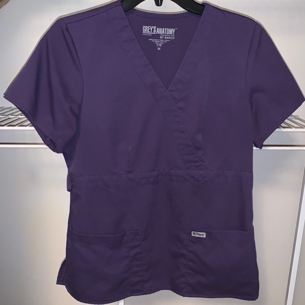 Greys anatomy by Barco purple scrub top medium